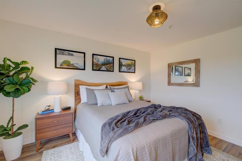 Beach Please-Updated Home With Ocean Views Long Beach Eksteriør bilde